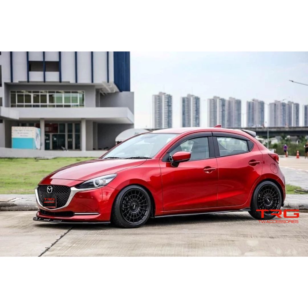 ชุดแต่ง Mazda 2 Hatchback รุ่น AZC